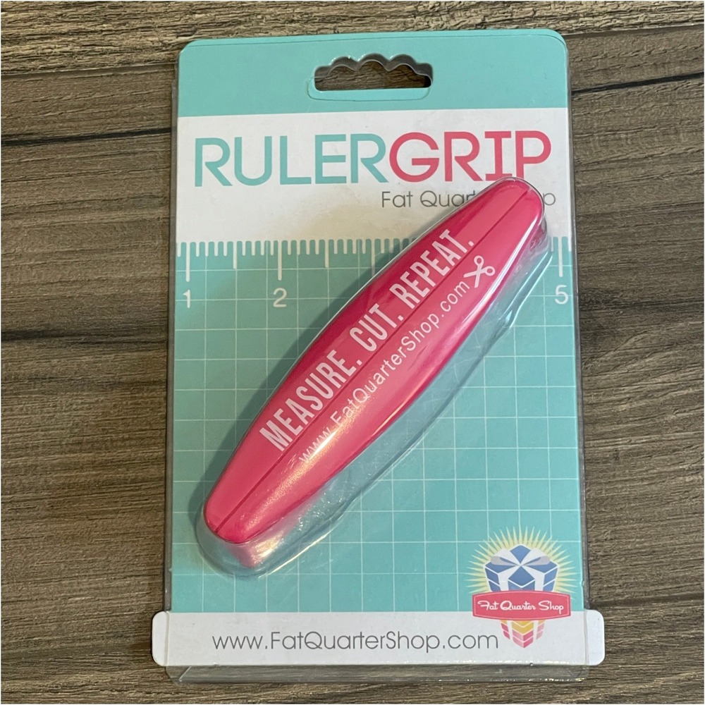 Fat Quarter Shop Pink Ruler Grip Suction Handle for Quilting Ruler FQS-RulerGrip